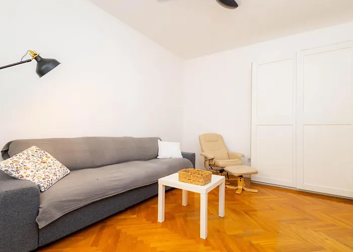 Koki's Nest Апартаменти Спліт